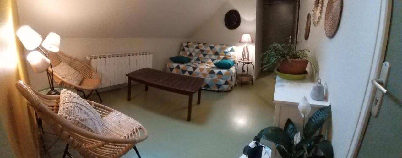 Bed and Breakfast Le Grand Val Lavastrie Экстерьер фото